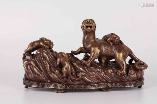 清乾隆-古铜釉描金母子貔貅瑞兽摆件
