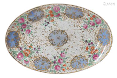 A PORCELAIN SERVING PLATE FROM THE SERVICE OF THE SULTAN OF ...