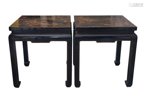 A PAIR OF 1920'S CHINOISERIE DECORATED OCCASIONAL TABLES