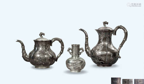 19世纪 银制浮雕龙纹花瓶&银制高浮雕花鸟纹竹节柄壶 （一组三件）