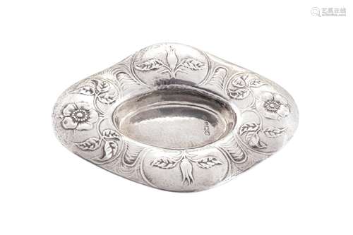 An Edwardian 'Arts and Crafts' sterling silver dish, London ...