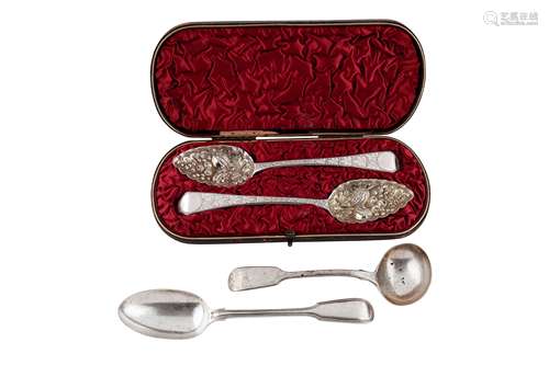 A cased pair of George IV sterling silver tablespoon, London...