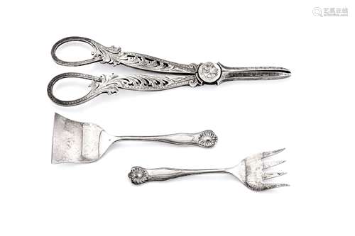 A pair of Victorian sterling silver grape scissors, Sheffiel...