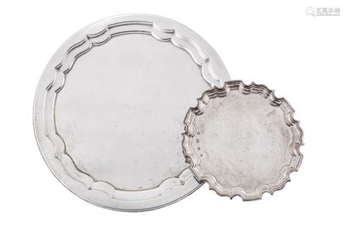 A modern Elizabeth II sterling silver tray, Sheffield 1992 b...