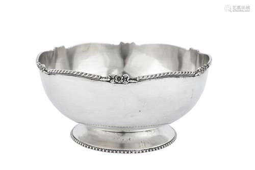 A late 20th century Indian silver fruit bowl, Bombay circa 1...