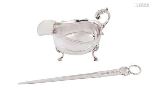 An Elizabeth II sterling silver sauceboat, Sheffield 1985 by...