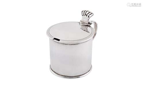 A George III provincial sterling silver mustard pot, Newcast...