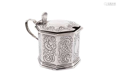 A Victorian sterling silver mustard pot, London 1849 by Geor...