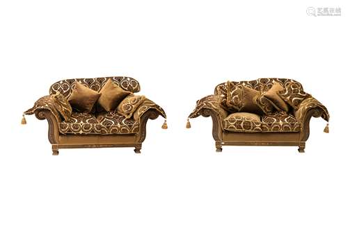 A PAIR OF CONTEMPORARY 'MEDICI' SOFAS