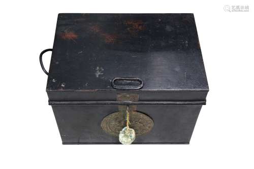 A MILNERS 212 PATENT FIRE RESISTING SAFE BOX