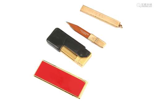A 14CT GOLD PENCIL HOLDER