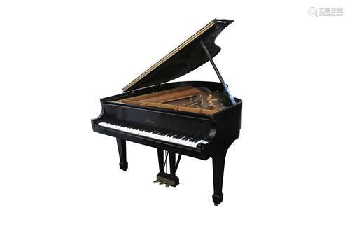 A STEINWAY & SONS MODEL M GRAND PIANO CIRCA 1962