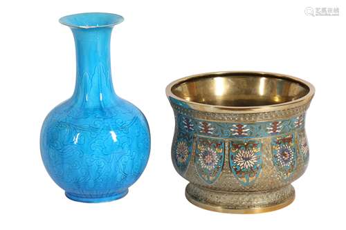 A CHINESE TURQUOISE-GLAZED BOTTLE VASE AND A CLOISONNÉ ENAME...