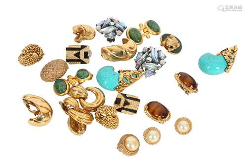 A LARGE COLLECTION OF DESIGNER AND OTHER CLIP EARRINGS