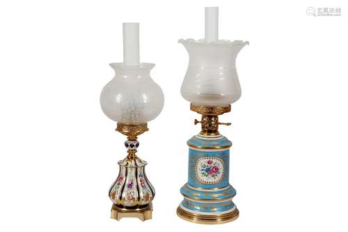 AN ITALIAN SEVRES STYLE PORCELAIN AND GILT METAL LAMP BY MAN...