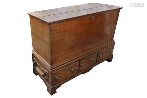 AN OAK MULE CHEST, 18TH CENTURY