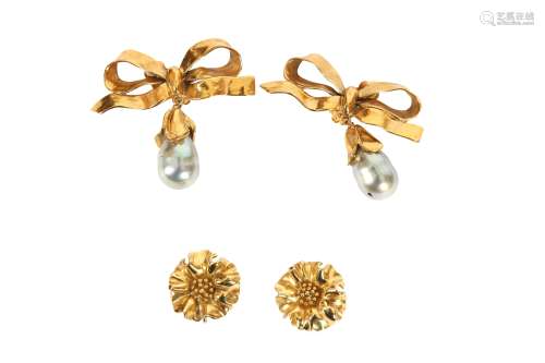 YVES SAINT LAURENT CLIP EARRINGS