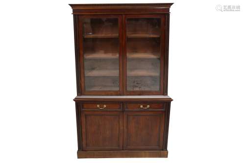 A GILLOWS MAHOGANY BOOKCASE, CIRCA 1900