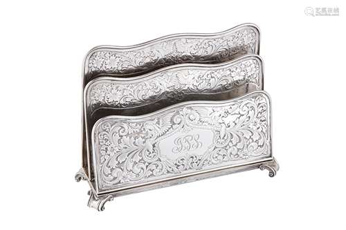 AN AMERICAN STERLING SILVER LETTER RACK, EARLY 20TH CENTURY