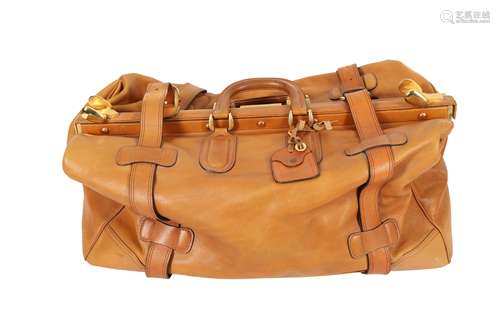 A TAN LEATHER GLADSTONE BAG, PROBABLY ITALIAN, LATE 20TH CEN...