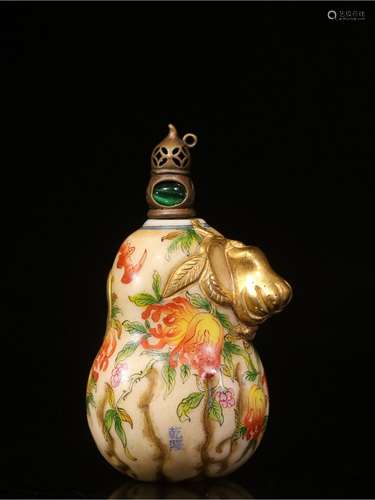 A PEKING SNUFF BOTTLE