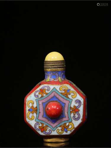 A CLOISONNE ENAMEL OCTAGON SNUFF BOTTLE