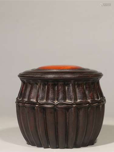 A ZITAN CARVED TEA JAR AND COVER