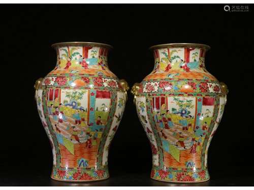 A PARI OF CHINA REPUBLICAN FAMILLE ROSE AND GILT DECORATED V...