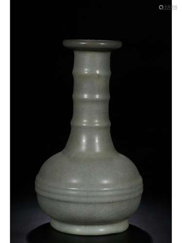 A GUAN TYPE BOTTLE VASE