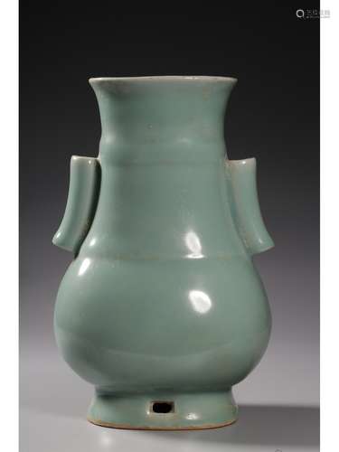 A LONGQUAN YAO  VASE