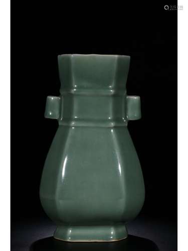 A LONGQUAN YAO FACETED VASE