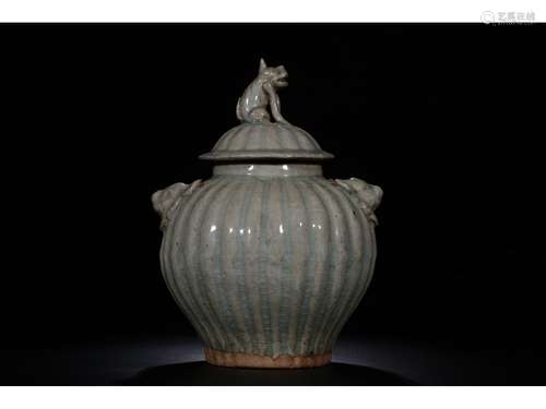 A YUE YAO CELADON-GLAZED JAR AND LION COVER