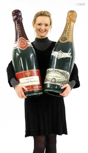 GIGANTIC CHAMPAGNE,