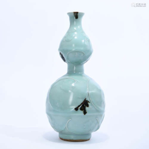 A Longquan Kiln Gourd-shaped Porcelain Vase with Brown Paint