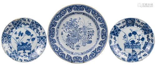 THREE CHINESE BLUE AND WHITE PORCELAIN DISHES, 18th CENTURY