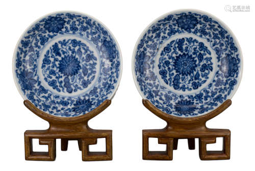 PAIR OF CHINESE BLUE AND WHITE PORCELAIN DISHES, 18/19th CEN...