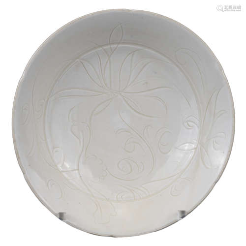 CHINESE DINGYAO PORCELAIN LOTUS DISH, NORTHERN SONG DYNASTY