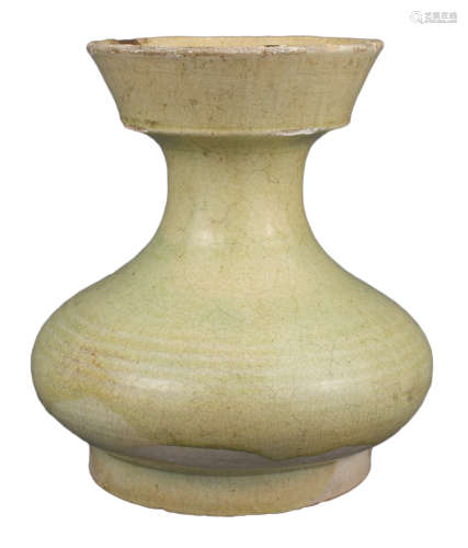 CHINESE GREEN-GLAZED SPITTOON ‘TUO HU’, TANG DYNASTY