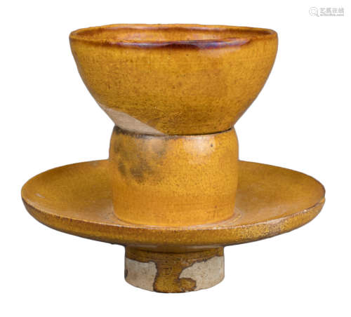 CHINESE AMBER-GLAZED CUP AND STAND, LIAO DYNASTY