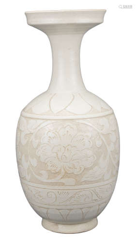 CHINESE CARVED CIZHOU CARVED VASE