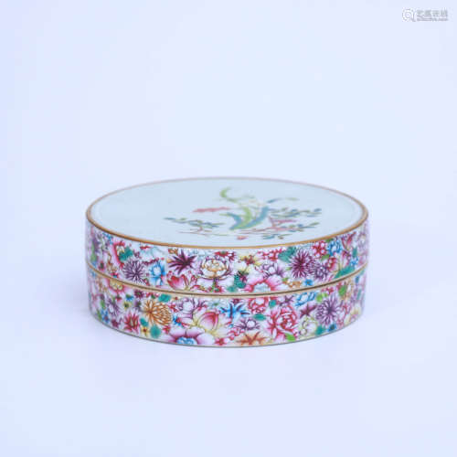 An Enamel-colored Floral Porcelain Box with Cover