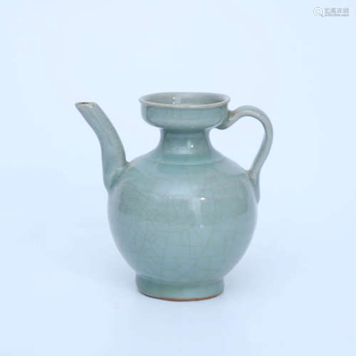 A Longquan Kiln Porcelain Ewer with Ice Crack