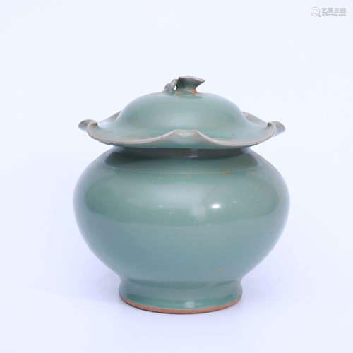 A Longquan Kiln Porcelain Jar with Lotus Leaf-shaped Cover