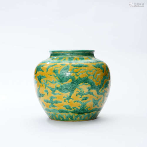 A Green Glaze Dragon&Cloud Pattern Porcelain Jar