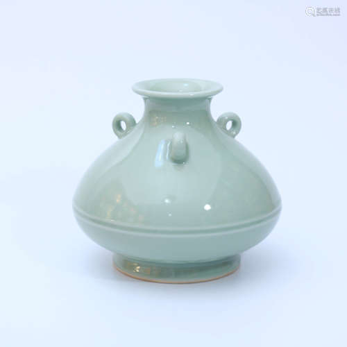 A Yellowish Pea Green Glaze Xuan Pattern Porcelain Zun