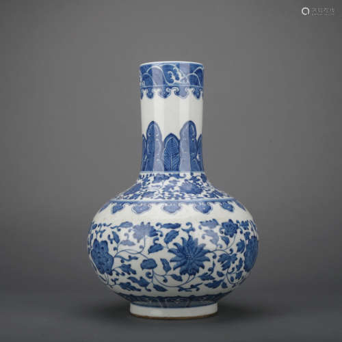 A blue and white 'floral' vase