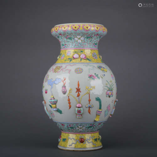 A Wu cai 'floral' vase