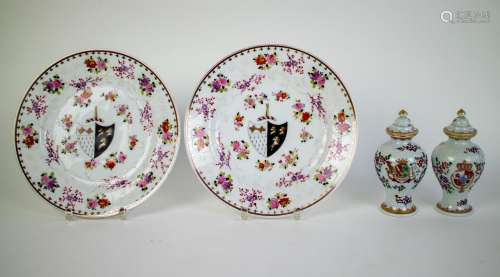Lot with 2 Samson plates and vases