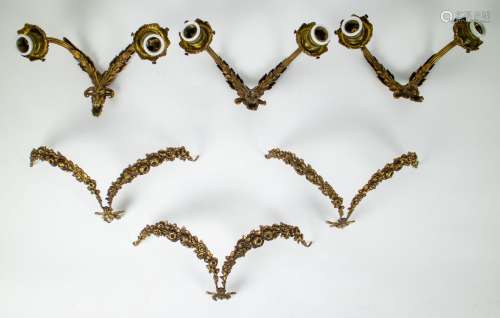 Lot with 3 bronze wall sconces and ornaments