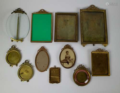 Lot with 11 antique photo frames